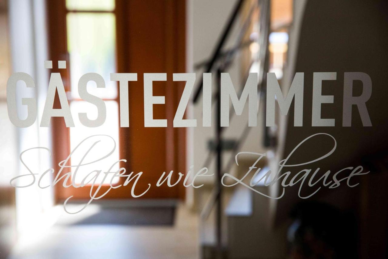 Weingut-Gaestezimmer Uhl Ratsch an der Weinstraße Esterno foto